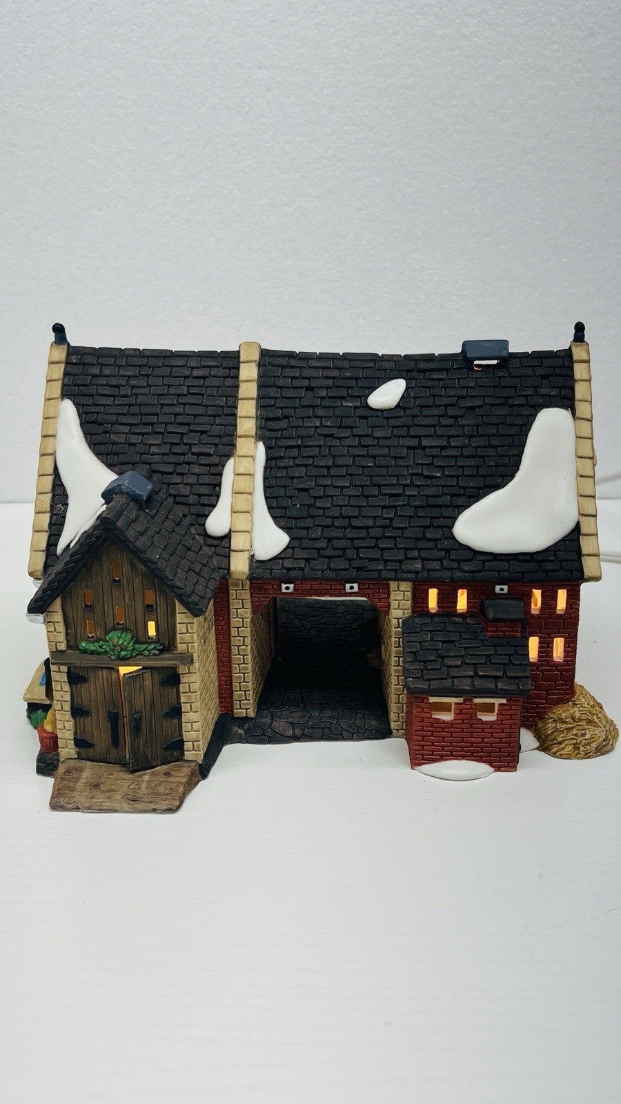 Dept 56 Heritage Village Collection “Butter Tub Barn” 58338 Excellent Condition