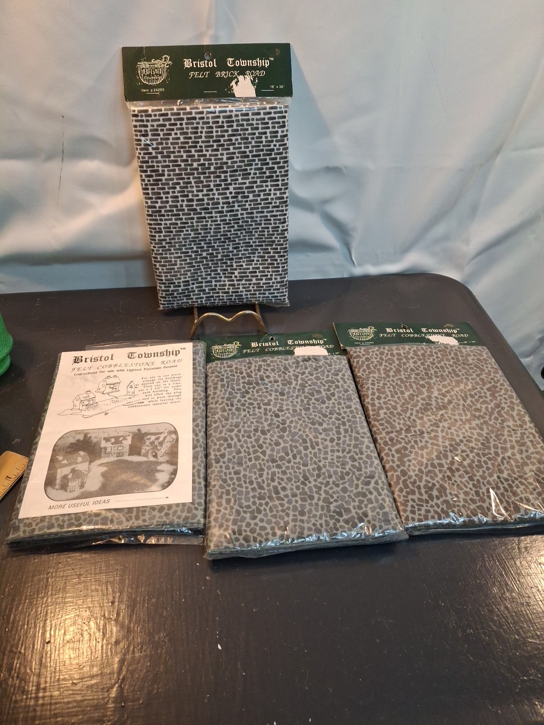 Lot 4 New Bristol Township Felt Cobblestone/Brick Road Christmas Snow Village…