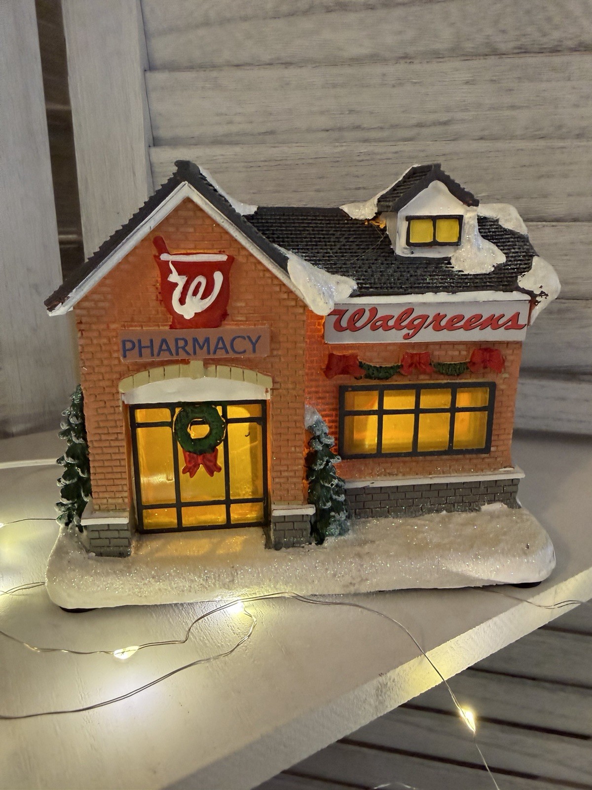 Walgreens Pharmacy Lighted Christmas Village Building Holiday Decor