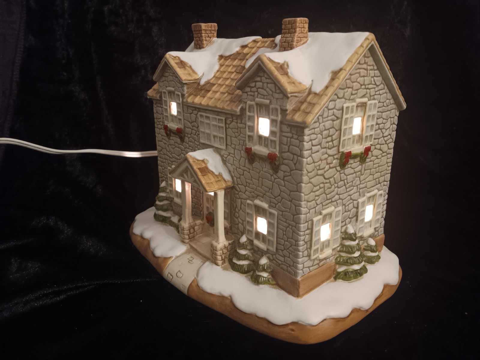 Rare Lefton Colonial Village Christmas “Rath Bone’s Retreat” 2000 House Lamp