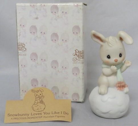 Vintage Precious Moments Porcelain Figurine “SNOWBUNNY LOVES YOU LIKE I DO” EX