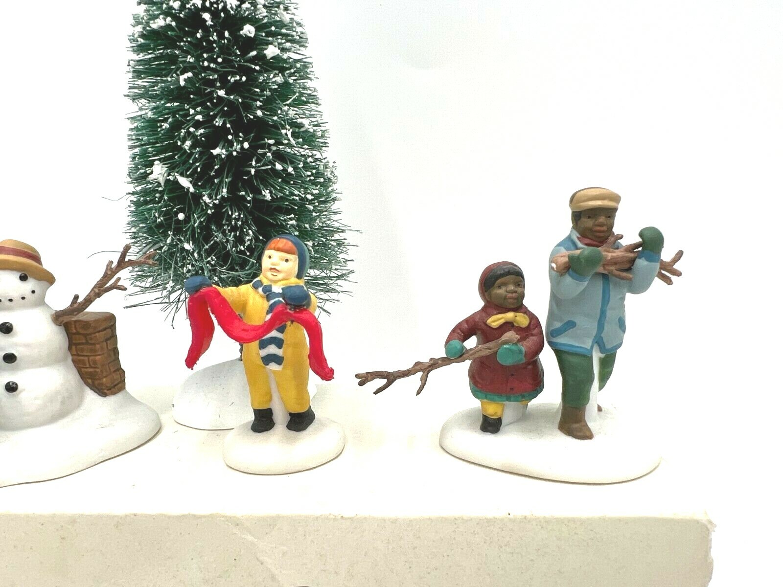 DEPT 56 HERITAGE PLAYING IN THE SNOW 55565 SET OF 3 PLUS 2 BONUS TREES EXCELLENT