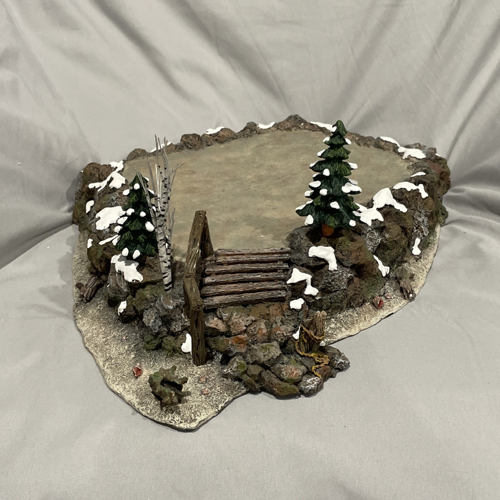 Department 56 Village Accessories, Craggy Cliff Platform Intro 1999 Retired 2003