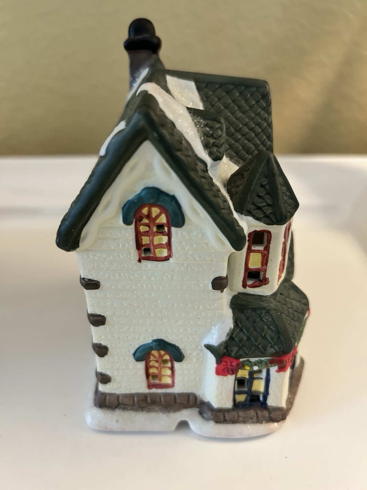 Cobblestone Corners 2001 Porcelain Christmas Buildings, Lot Of 2