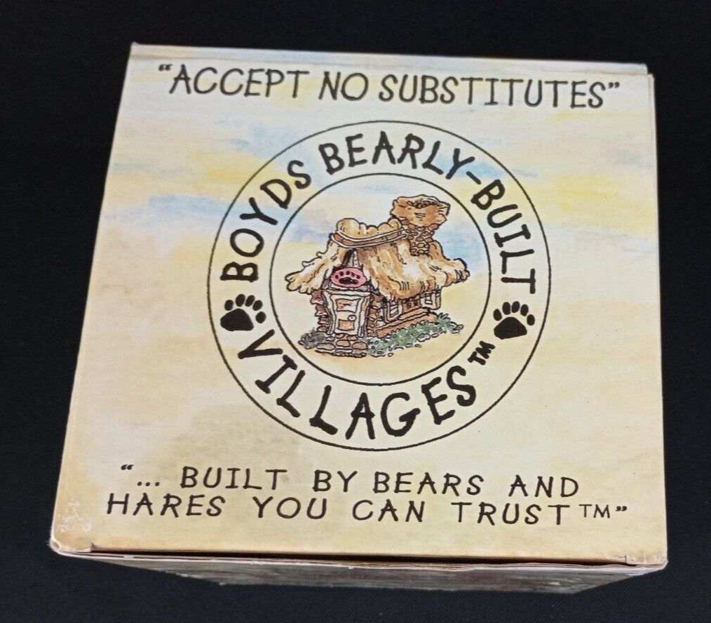 Boyds Bears Resin 5.0 Inch Bailey’s Cozy Cottage Bearly Built Villages Figurine