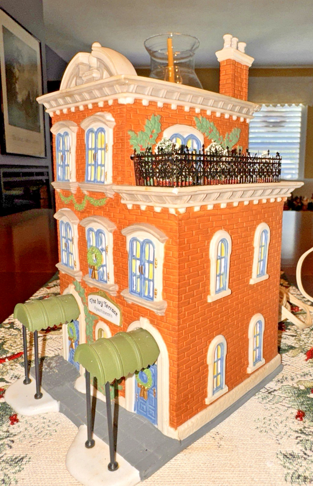 Department 56 Christmas In The City, Ivy Terrace Apartments 5887-4