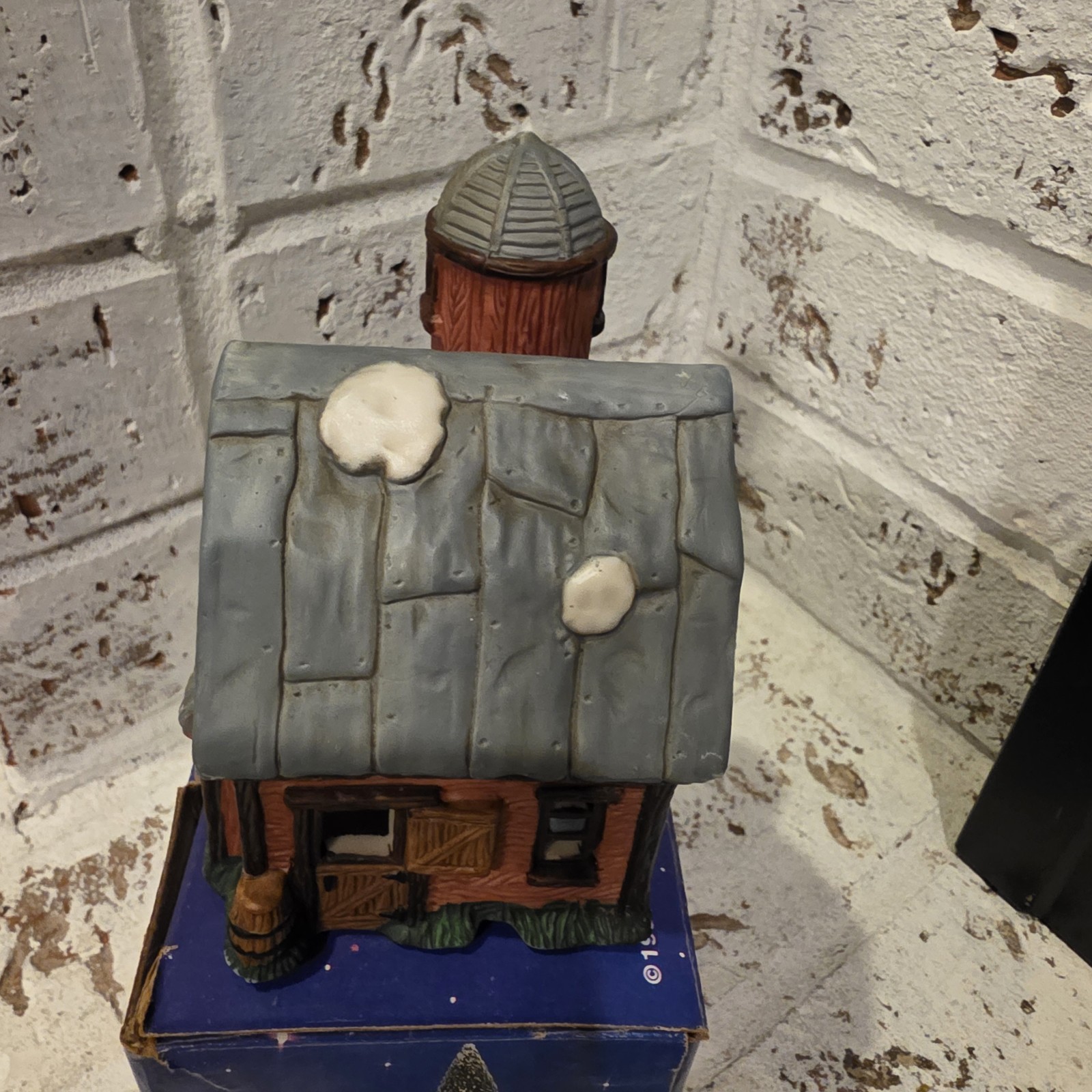 Vintage Home Town America Collection “Barn” 1995 Hand Painted Handcrafted