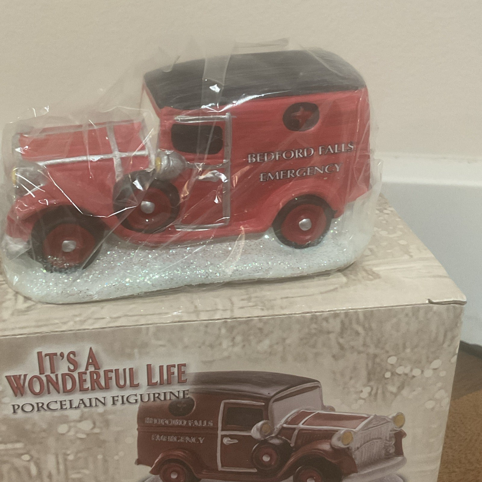 It’s A Wonderful Life Enesco 2006 Bedford Falls Ambulance NIB New George Bailey