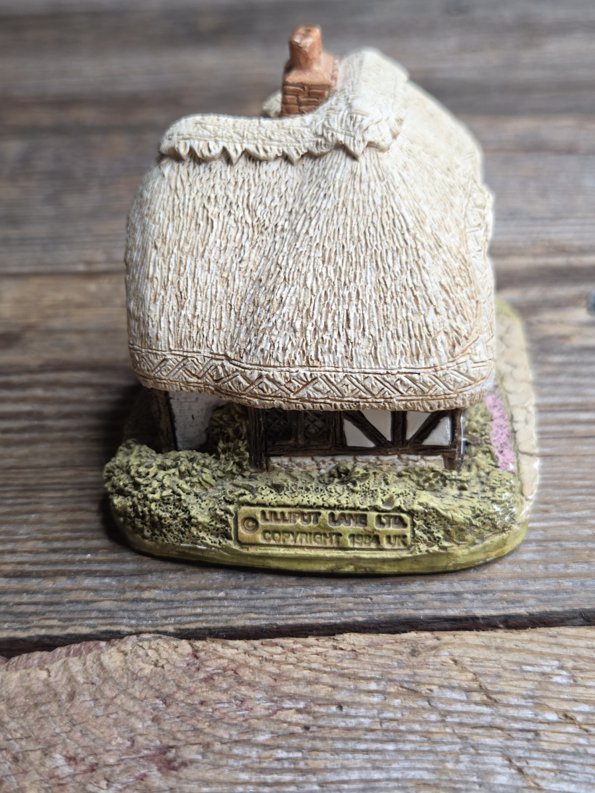 Lilliput Lane Cottages “April Cottage” Signed 1984 Unboxed