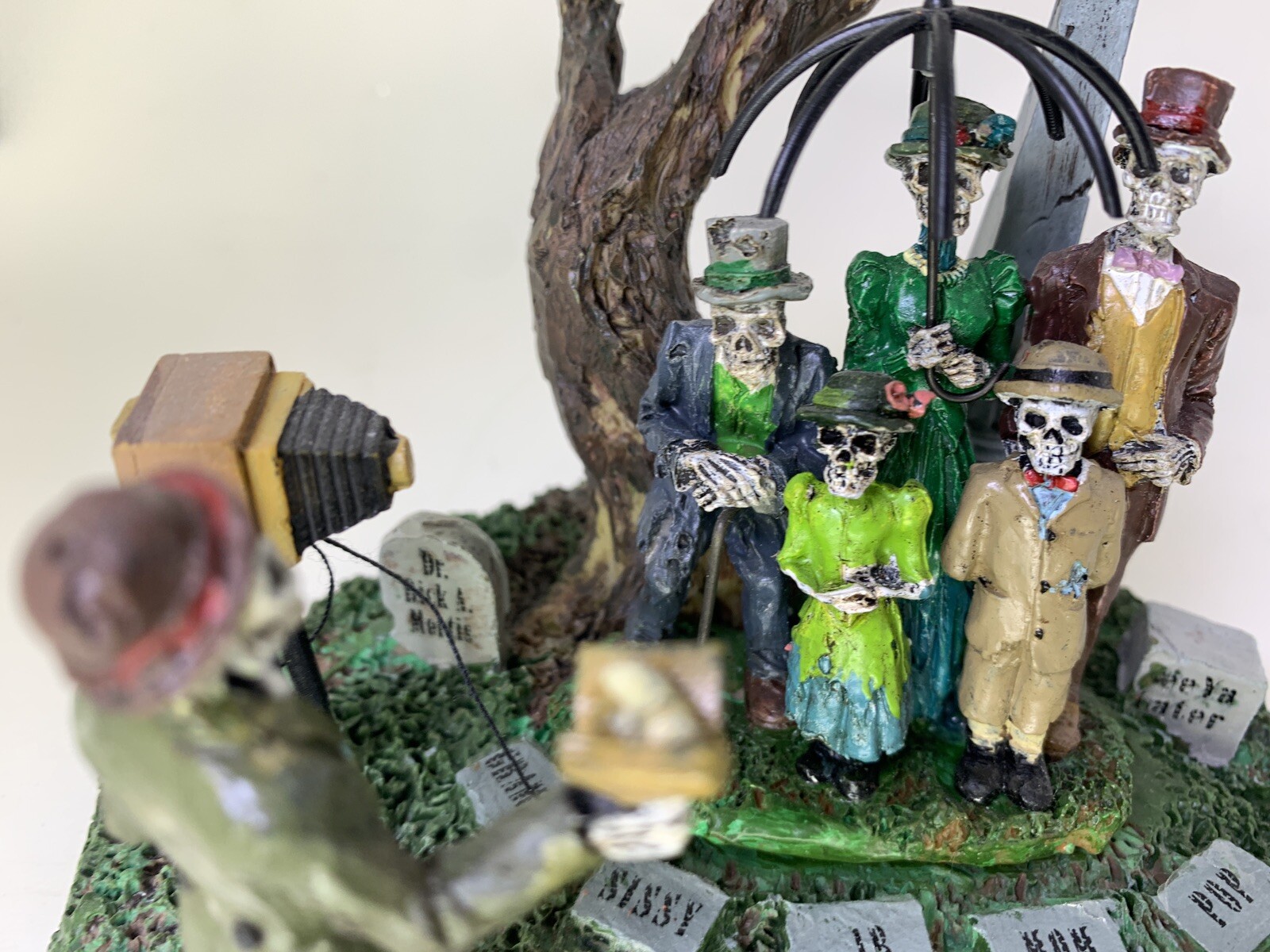 2009 Lemax Funeral Photo Cemetery Spooky Town Collection 93713 Halloween