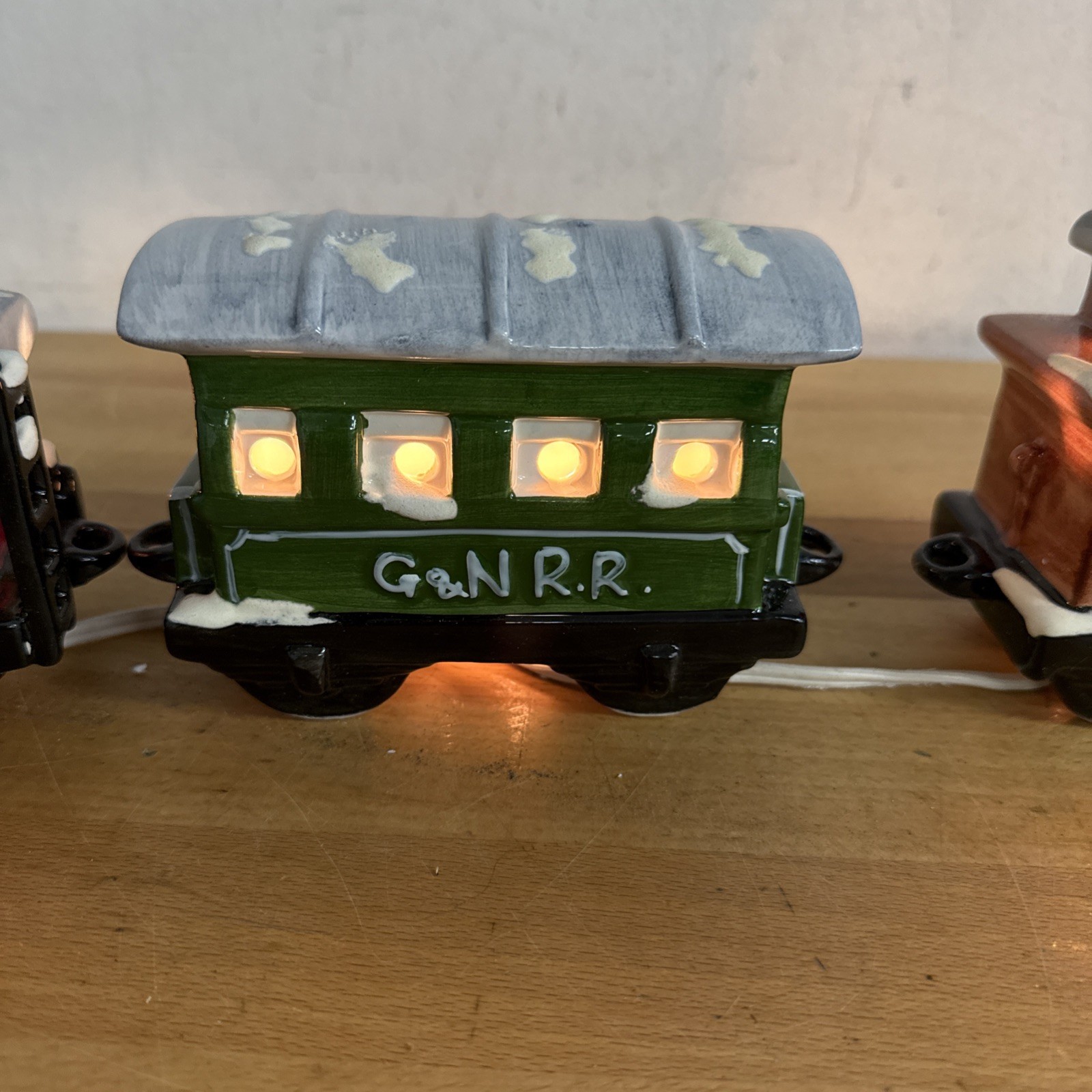 DEPT 56 G&N.R.R Ceramic Train Cars – Set of 3 – With Box – Working- LOOK