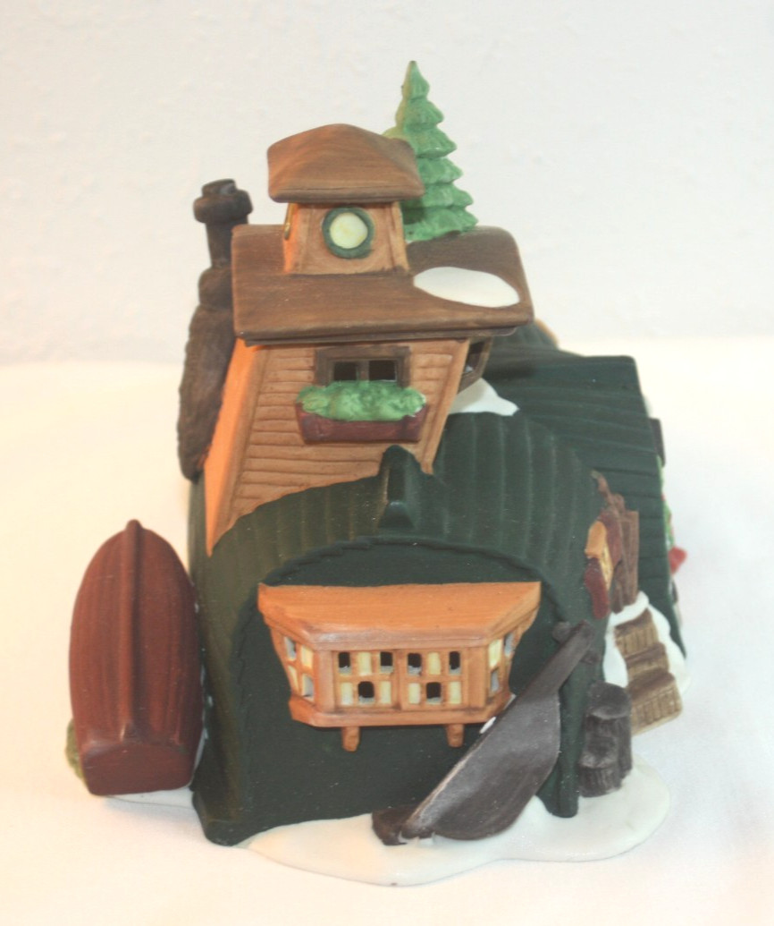 Department 56 – David Copperfield Peggotty’s Seaside Cottage #5550-6