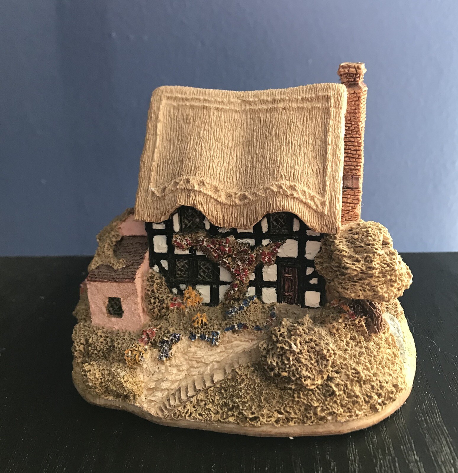 Lilliput Lane Magpie Cottage Vintage 1987 Made In Cumbria, United Kingdom
