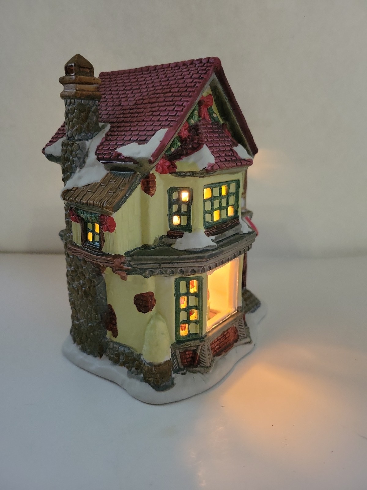 Winter Valley CAKE CORNER Porcelain Lighted House CHRISTMAS VILLAGE 6.5″