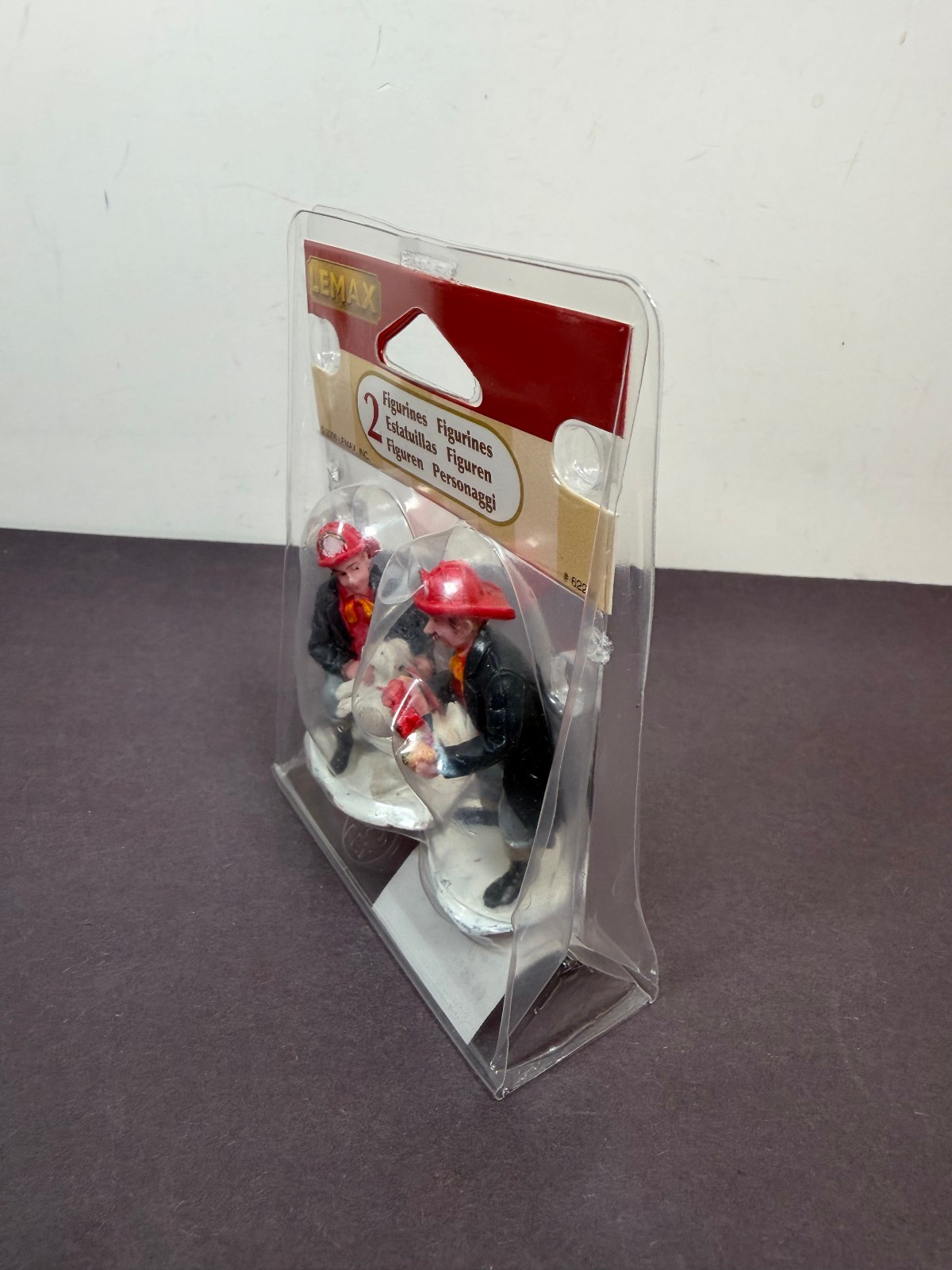 Lemax Village A HERO’S REWARD Fireman Dog Poly Resin Figurine Figure 2006 62254
