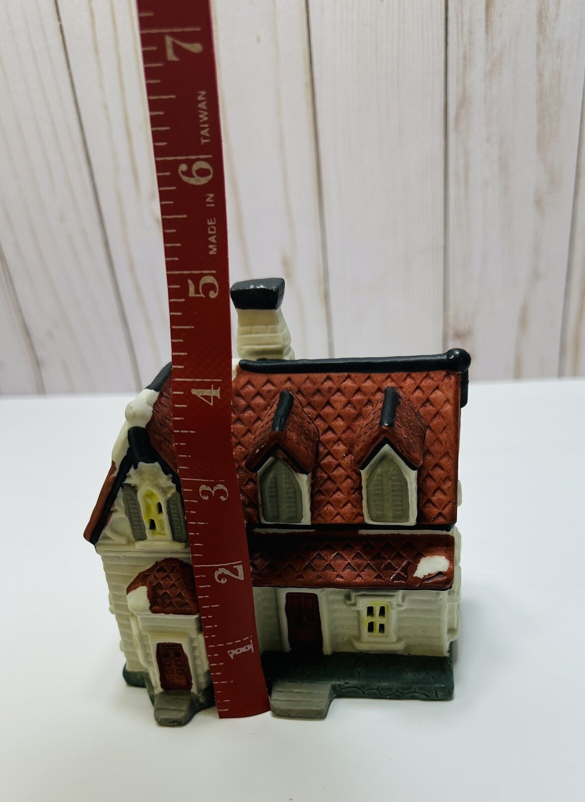 Vintage Christmas 1995 Santa’s Best Village Victorian Holiday Village House