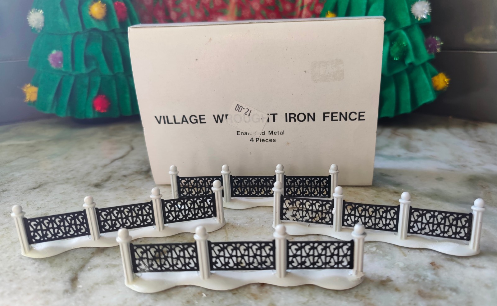 WHIMSICAL!!! Dept 56 Village Wrought Iron Fence 4-Piece Set Enameled Metal Boxed