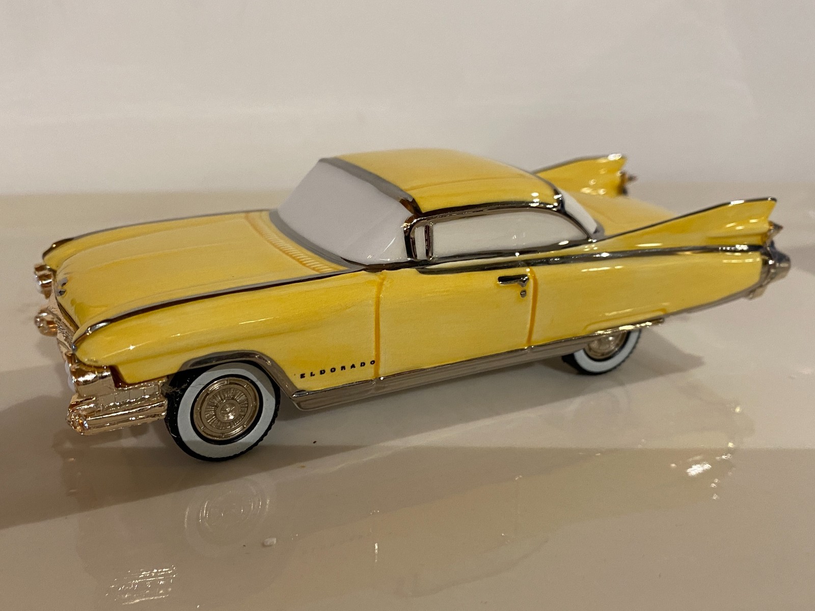 Dept 56 Snow Village Classic Cars – 1959 Cadillac Eldorado #56.55295 Retired