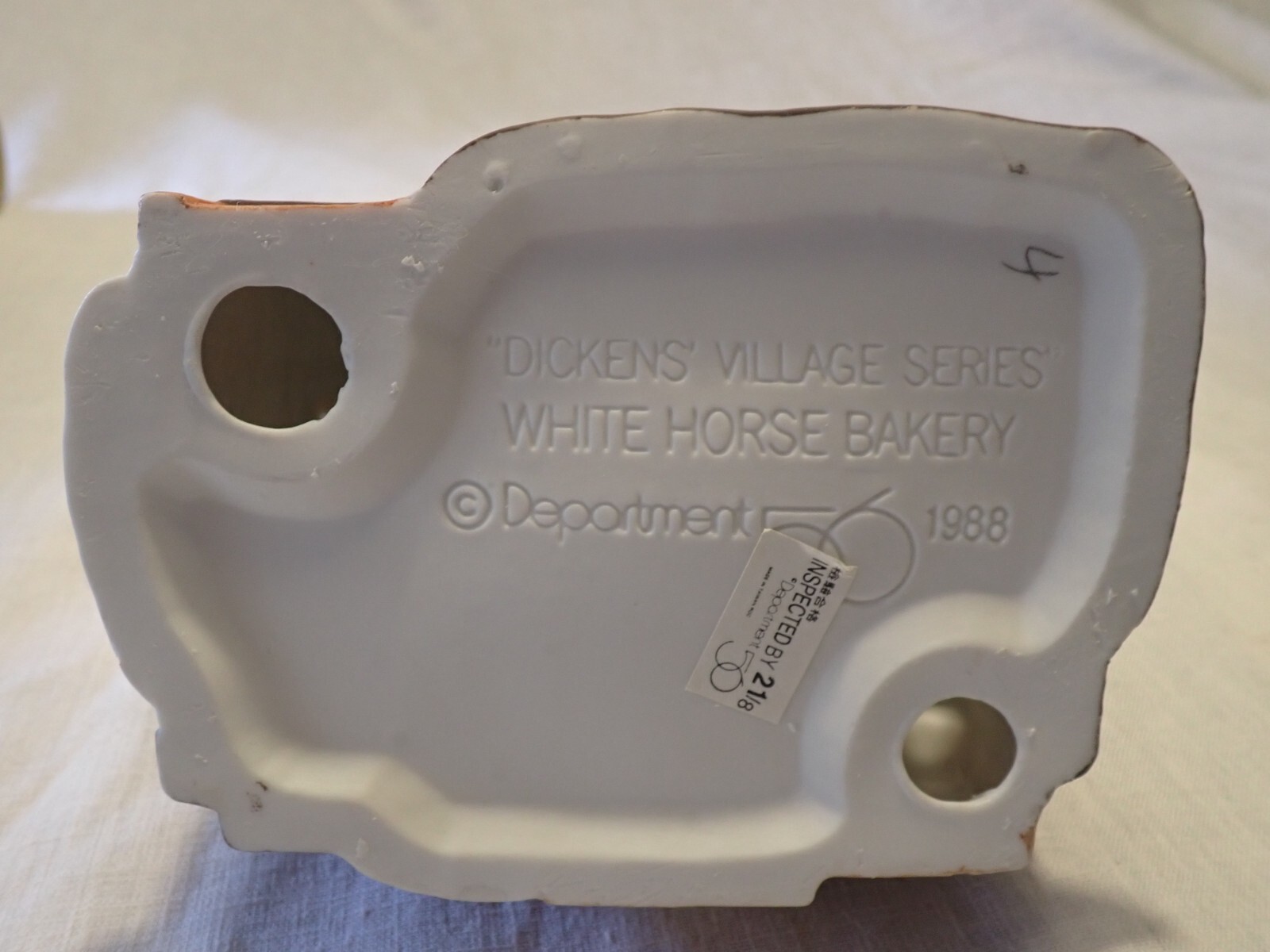 Department 56 Heritage Dickens Village White Horse Bakery #5926-9 in box