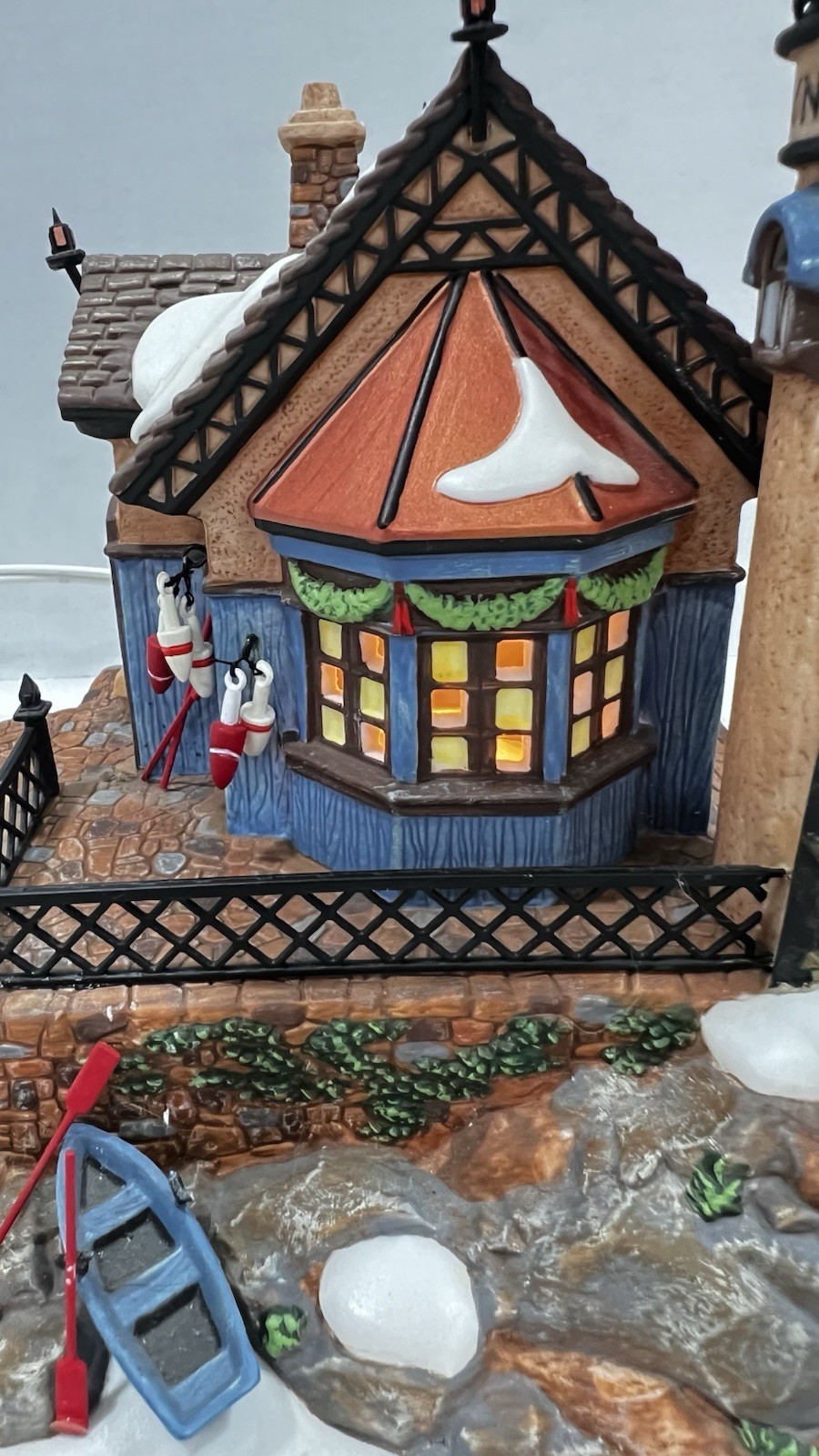 Dept 56 Dickens Village “Lynton Point Tower” 58315 Retired 1998 Excellent !