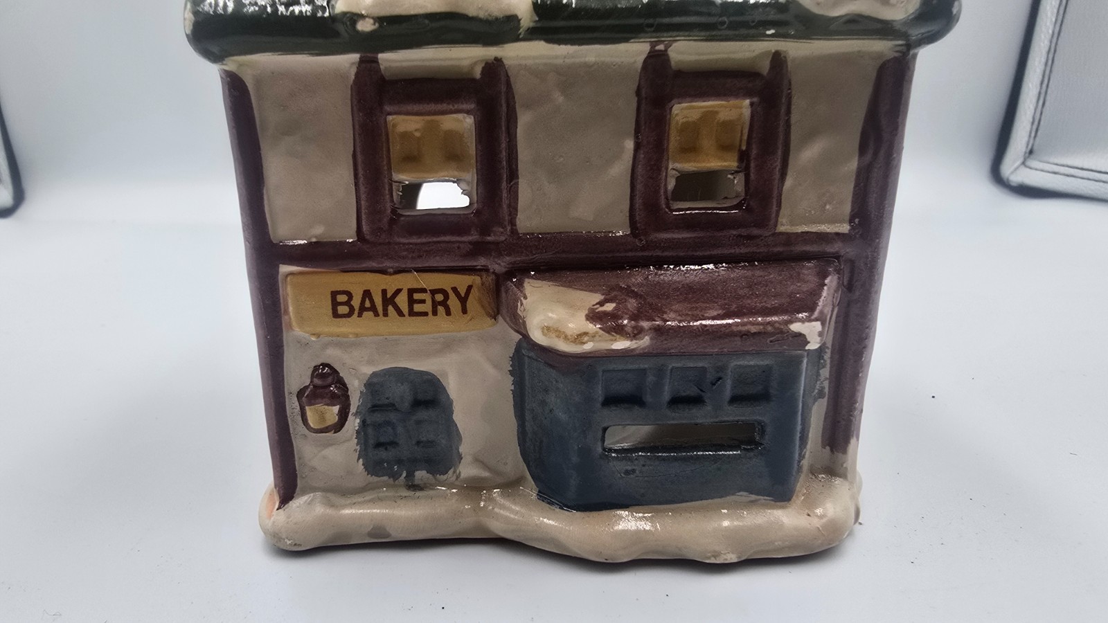 Vintage Christmas Village Bakery House Figurine Preowned B9