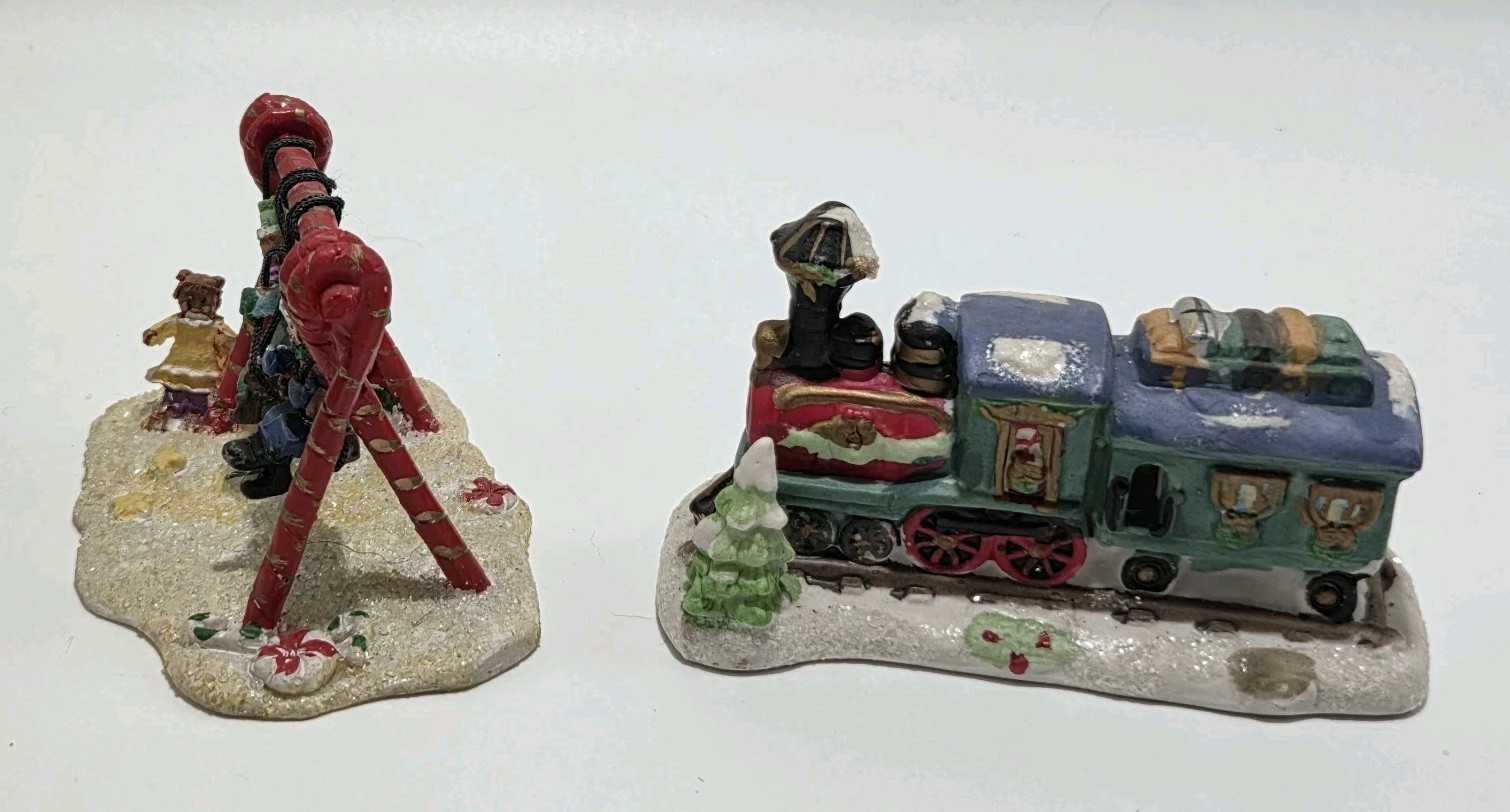 VTG 7 Gingerfrost Lane Gingerbread Figurines Families Ice Skating Caroling Santa