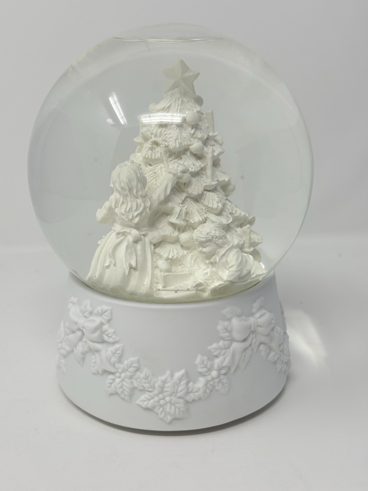 Dept. 56 Winter Silhouette “Hanging The Ornaments” Musical Water Globe Working