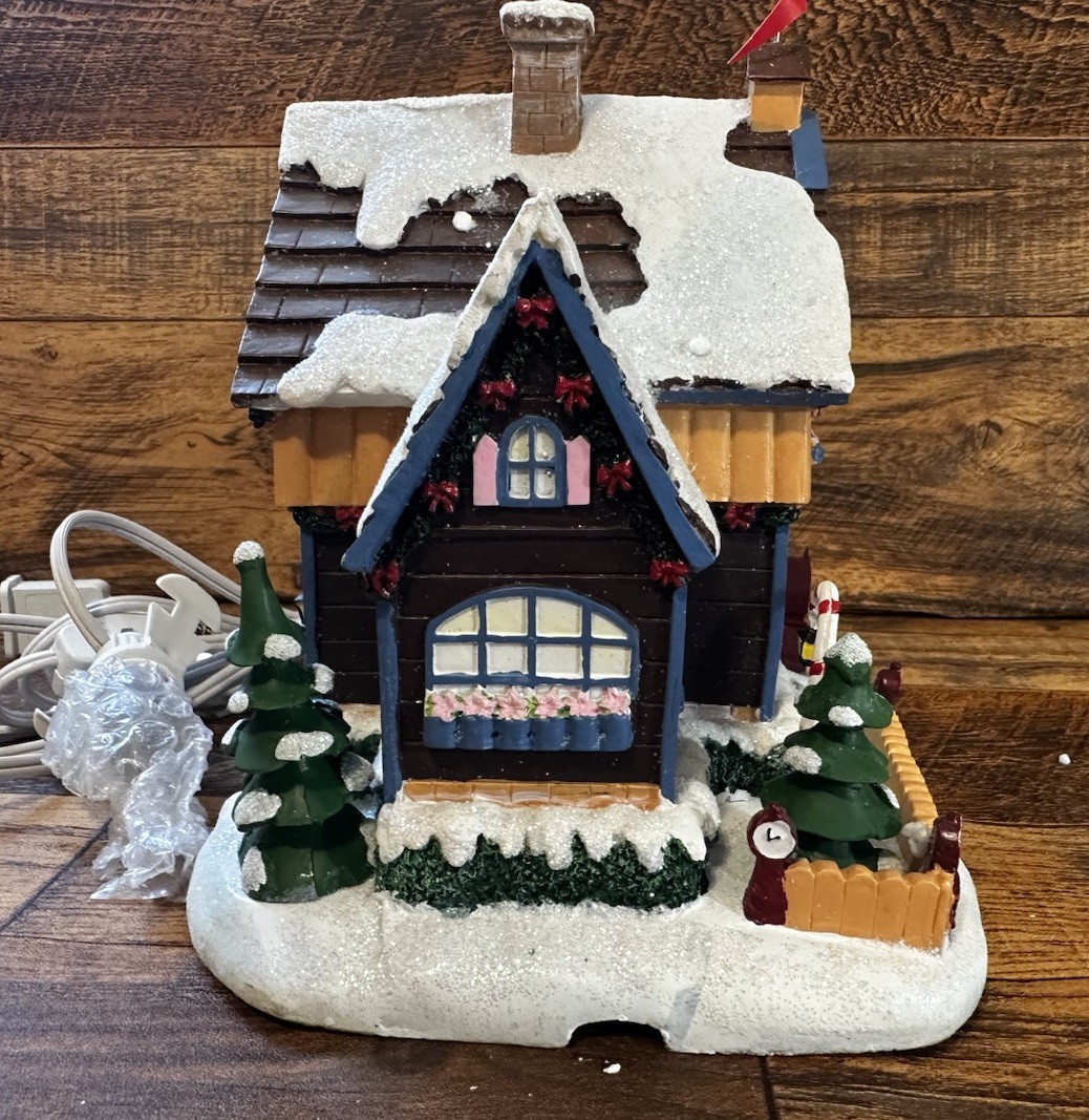 HAWTHORNE VILLAGE RUDOLPH’S CHRISTMAS TOWN CLOCK SHOP- LIGHTS UP