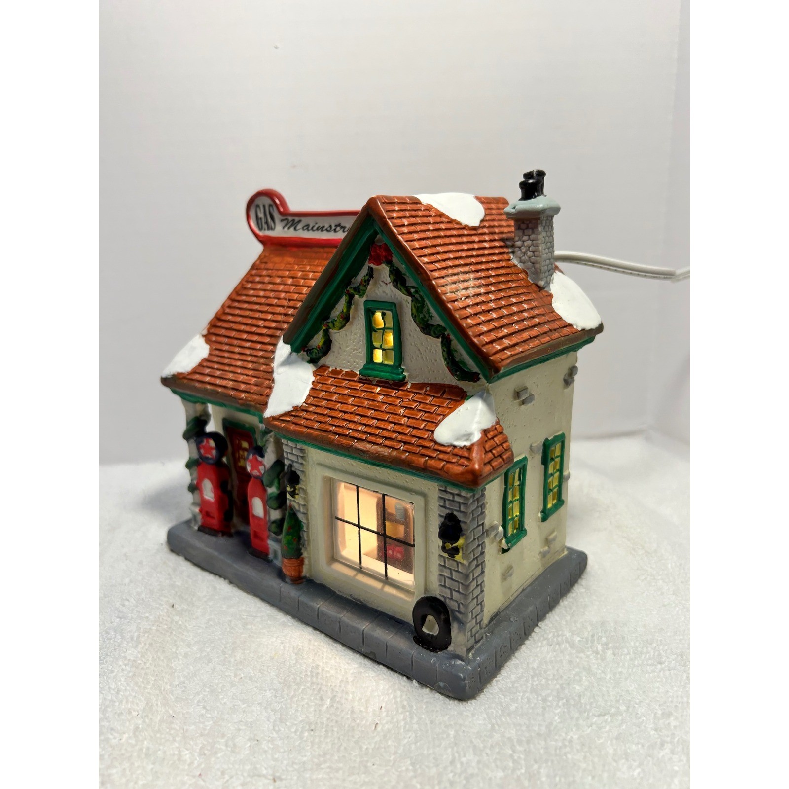Victorian Traditions Gas Station Mainstreet Illuminated Porcelain Village House