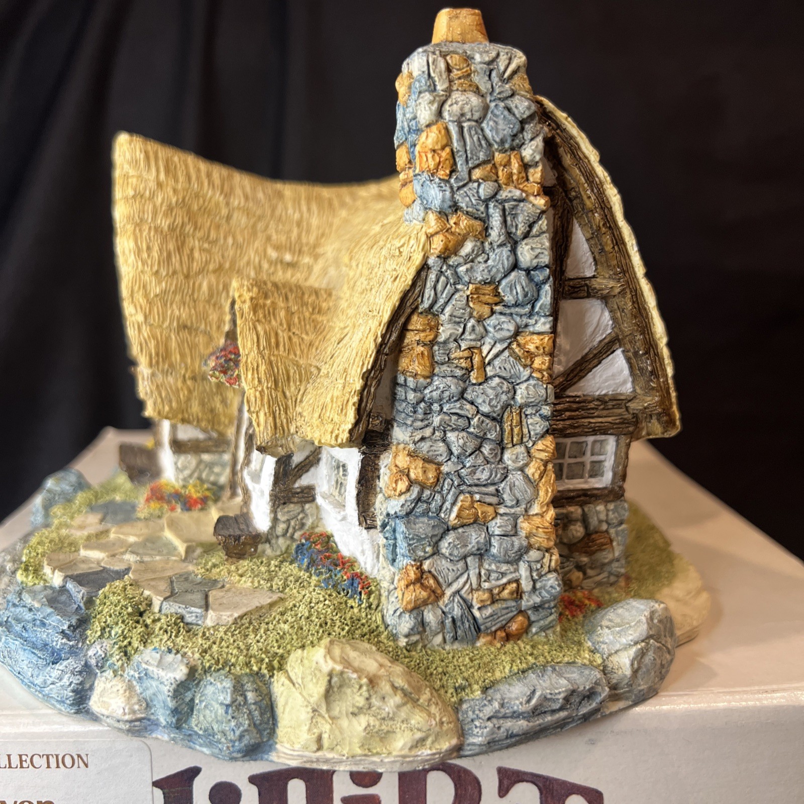 Lilliput Lane “Seven Dwarfs Cottage” The Disney Collection 50th Anniversary Ed.