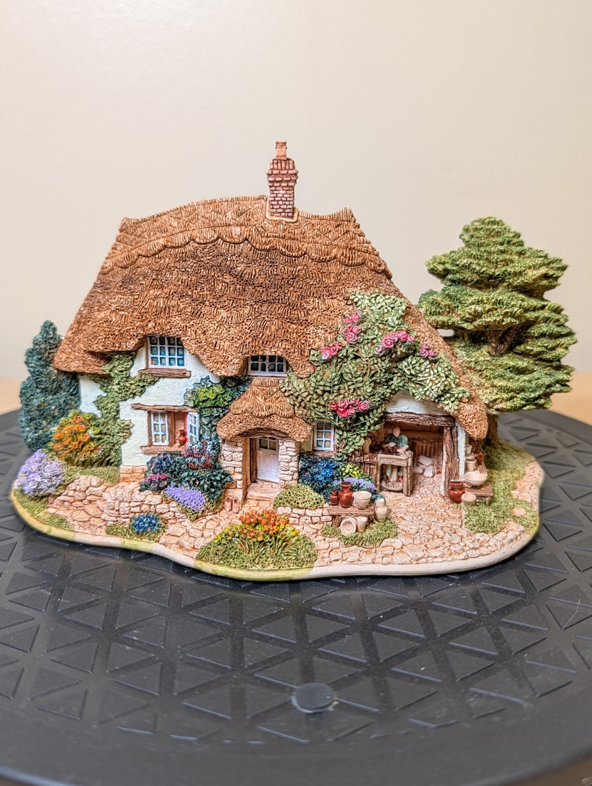 Lilliput Lane “The Pottery” Collectors Club Special Edition 1998/1999