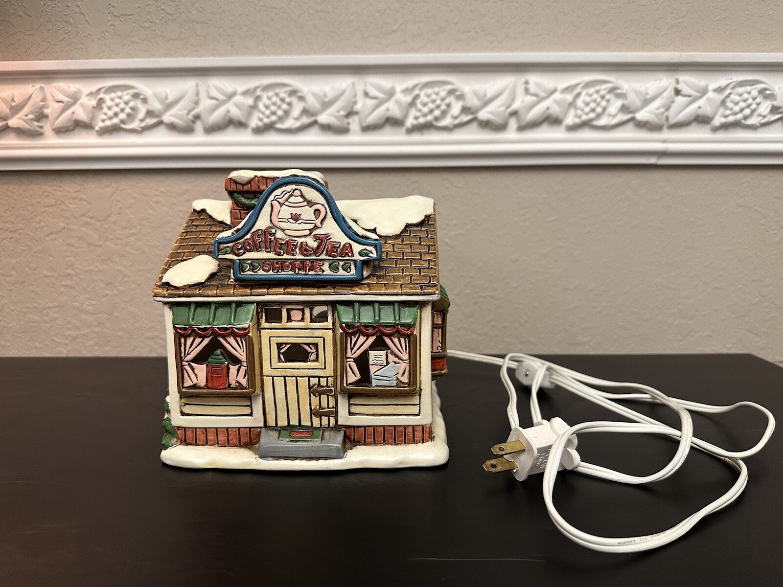 LEFTON 1989 “COFFEE And Tea SHOPPE” Hand Painted Light up Christmas Store