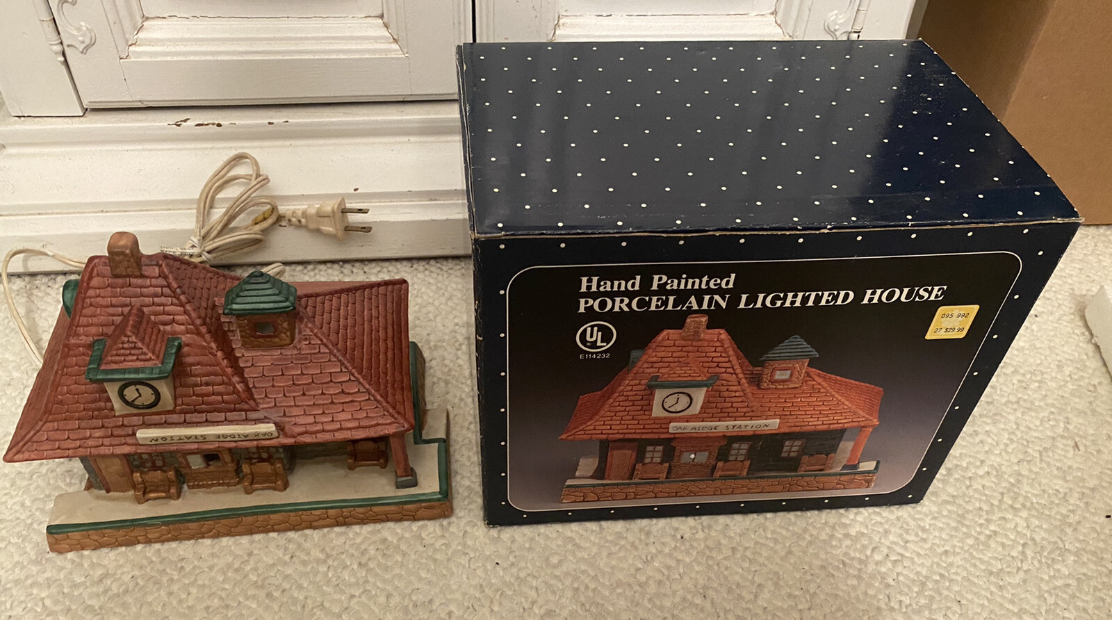 Christmas Village Oak Ridge Station Hand Painted Porcelain Lighted House Franks