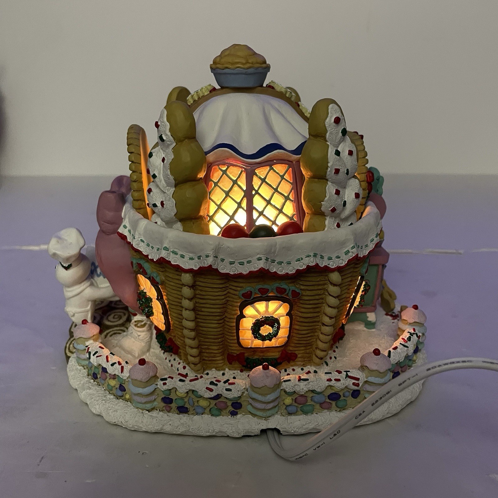 Danbury Mint Pillsbury Doughboy Christmas Village Bread Basket Bakery Lighted