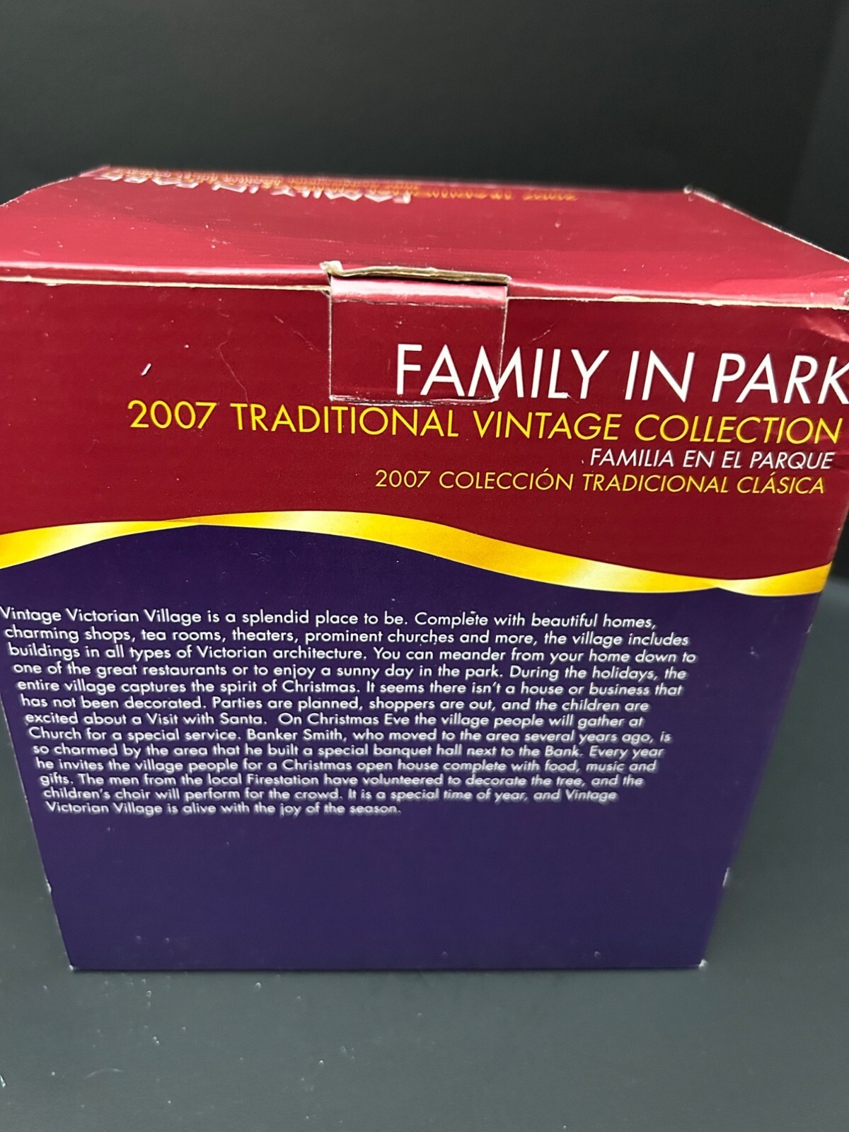 Department 18 Family In Park 2007 Vintage Collection Figurine Christmas Decor