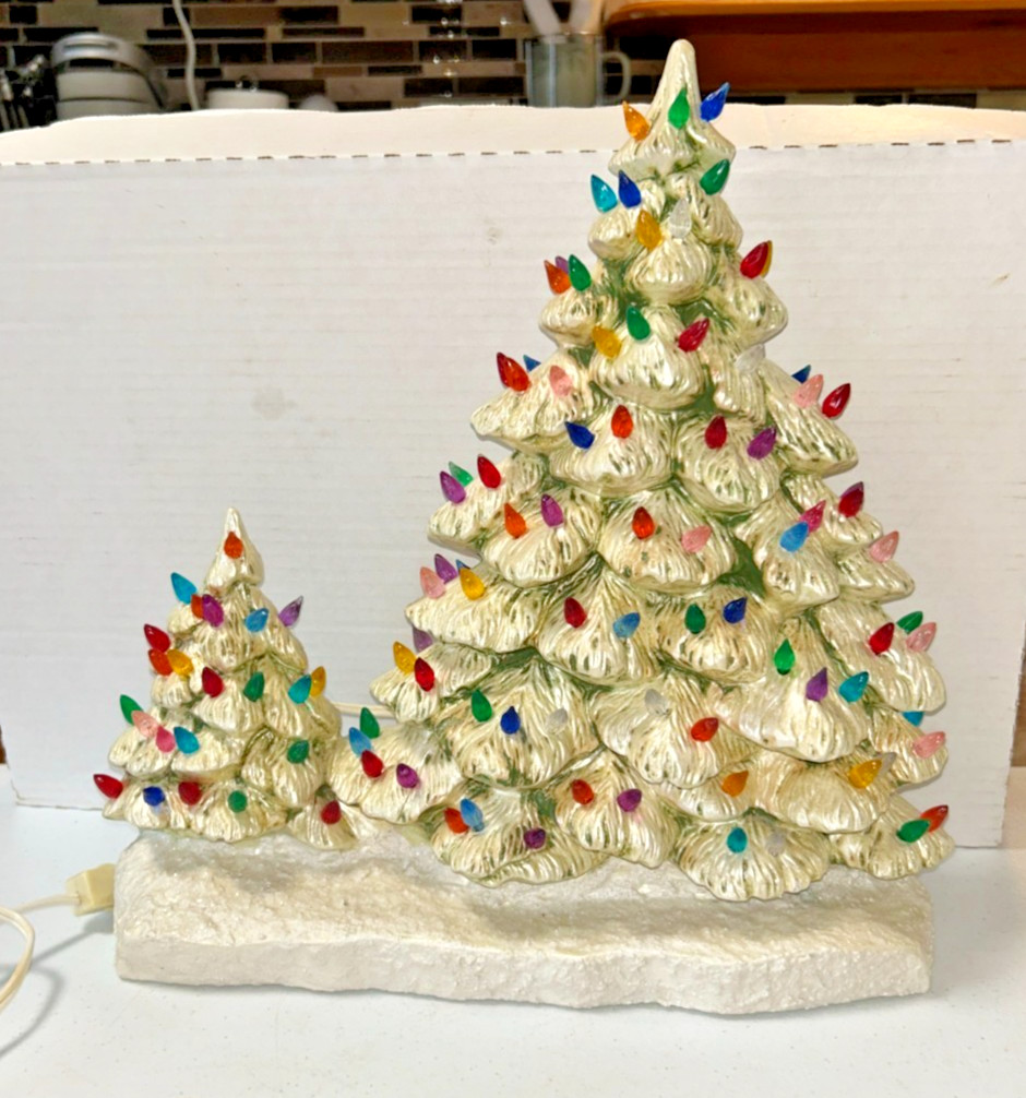 Vintage Macky Mold Large Lighted Double Christmas Trees Scene 1980 14″ Tall