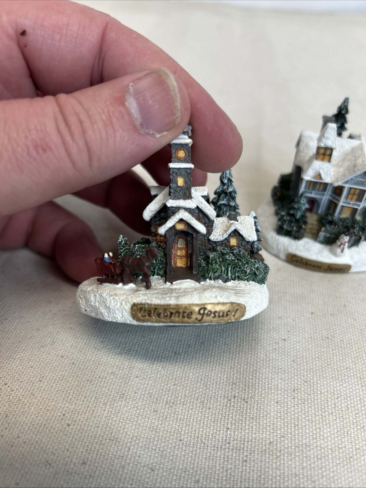 Thomas Kinkade Stonehearth Hutch Miniatures Celebrate Jesus 98,99,2000 Christmas