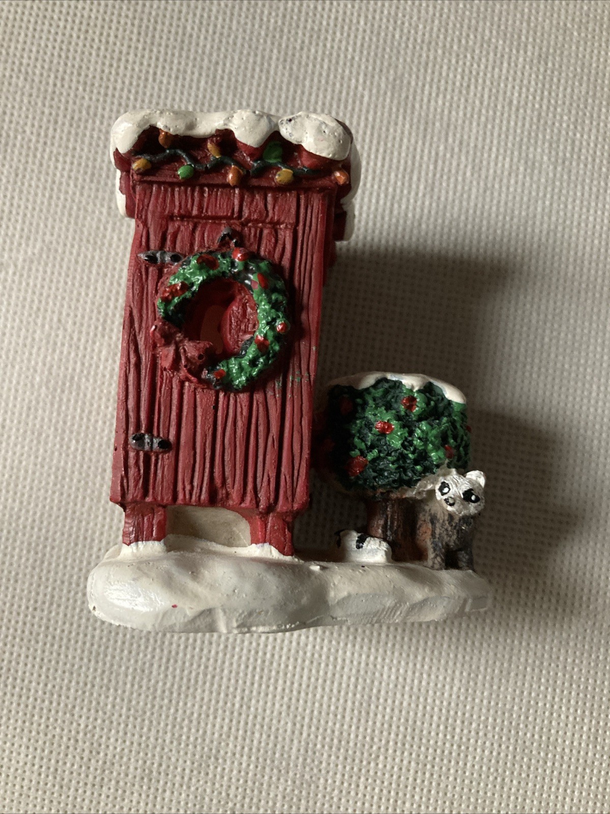 Lemax Christmas Village Accessory Outhouse with Raccoon Figure #64481 2 3/4″
