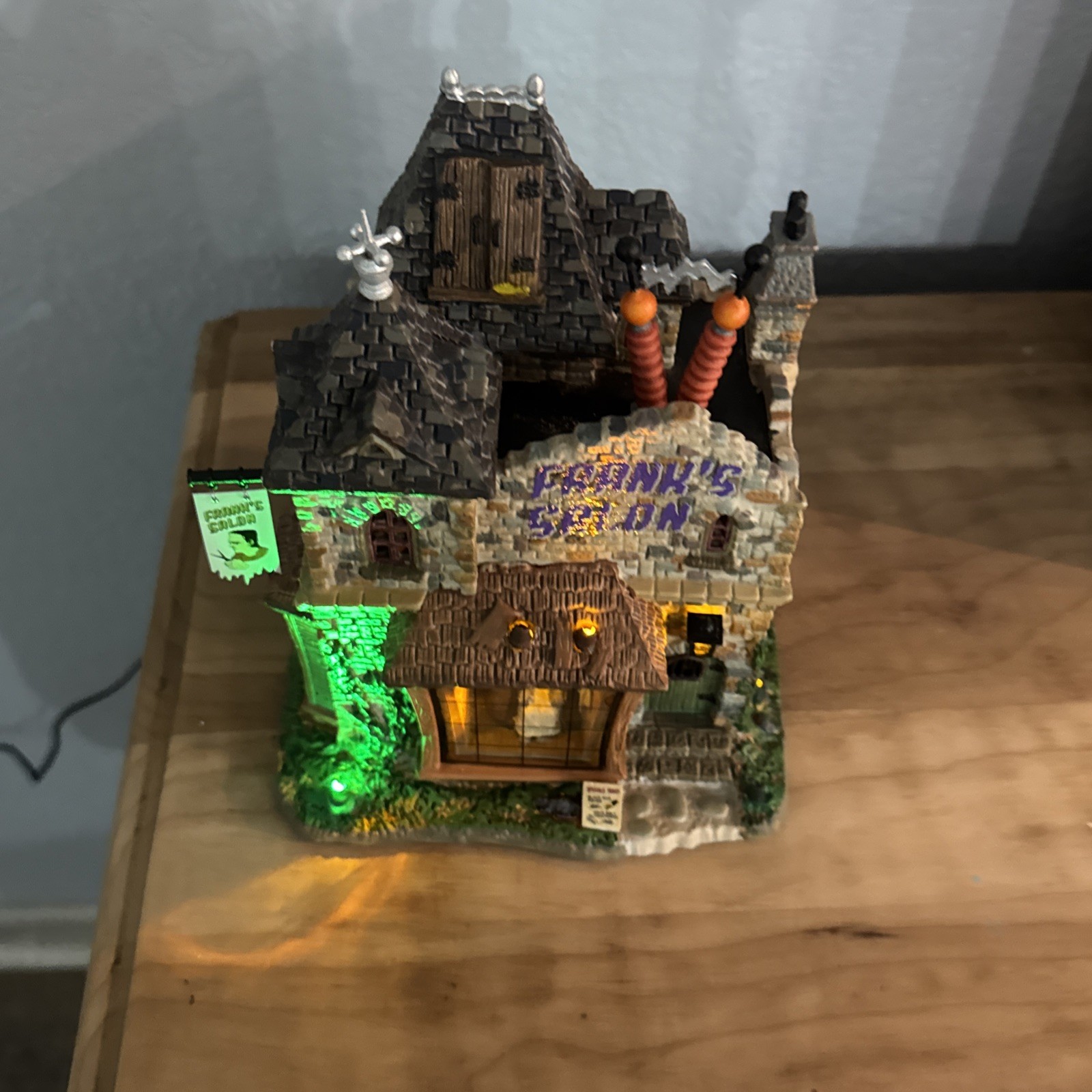 Lemax Spooky Town Franks Salon Frankenstein Hair Cut LED Sound Halloween Village