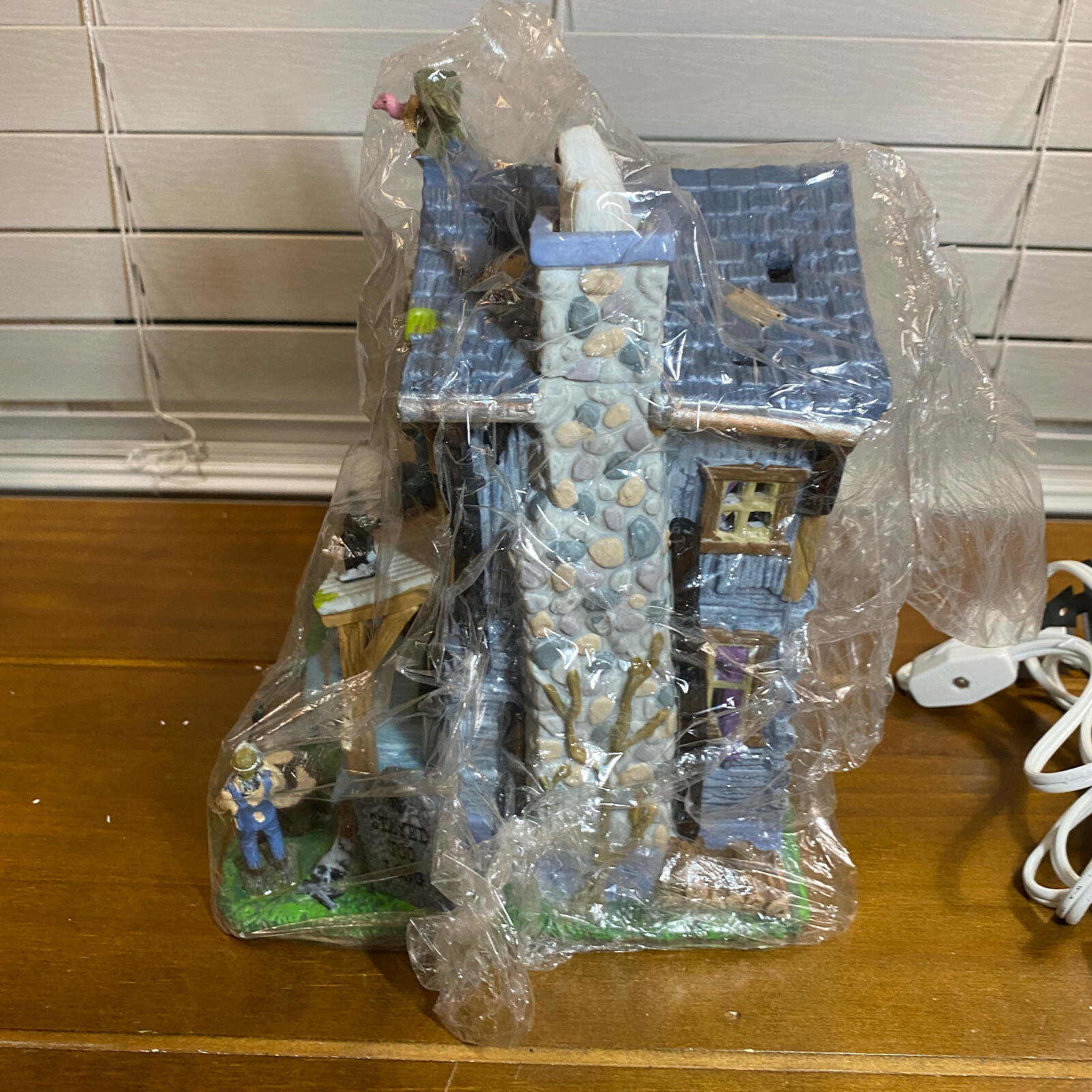 Lemax Limited Edition Halloween Spooky Town Haunted Cabin Lighted Building