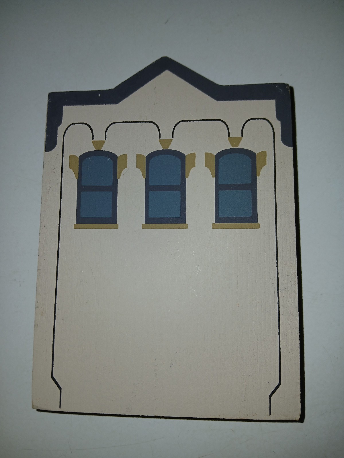 CAT’S MEOW VILLAGE – 1983 APOTHECARY + 1985 SERIES III – LOT OF 7 BUILDINGS