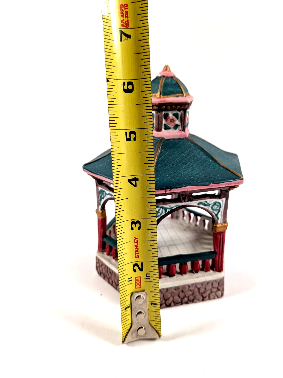 Lemax Dickensvale Collectibles Porcelain Gazebo