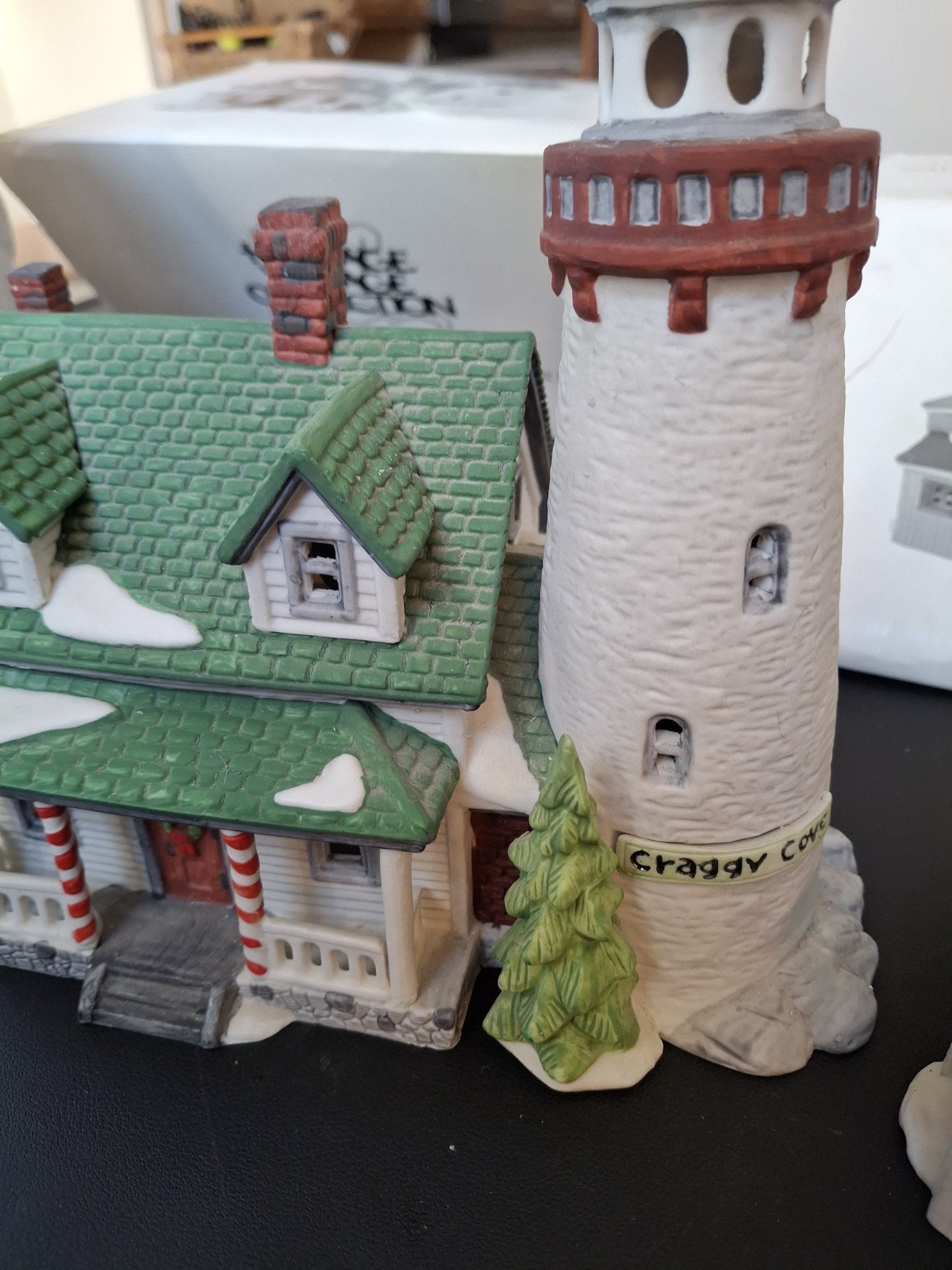 2 DEPT 56 New England Village CRAGGY COVE LIGHTHOUSE & JANNES MULLET AMISH BARN