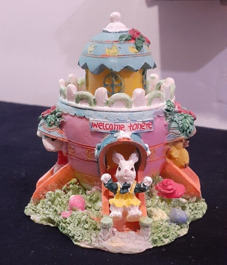 Hoppy Hollow Village Egg Play House