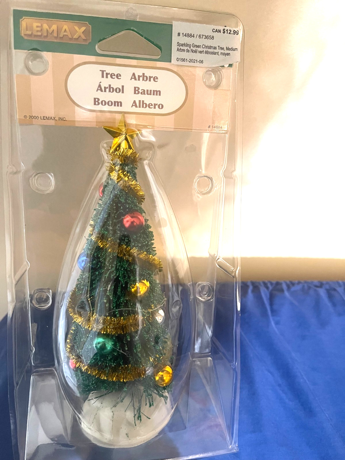 LEMAX SPARKLING DECORATED GREEN CHRISTMAS TREE 14884 H 7 IN NEW