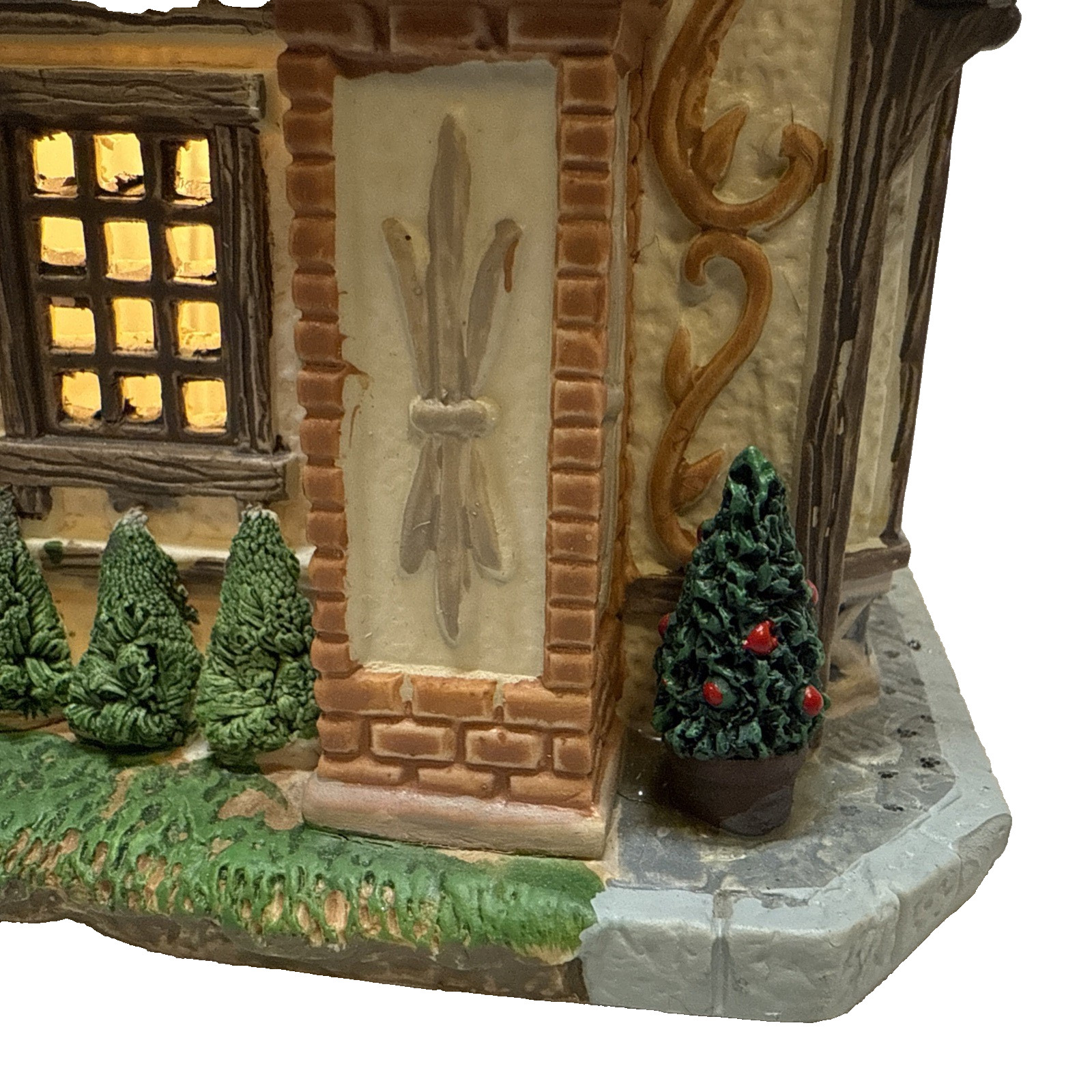 Retired 2009 Lemax Village Chimney Sweep Coventry Cove Christmas 95875 Lighted