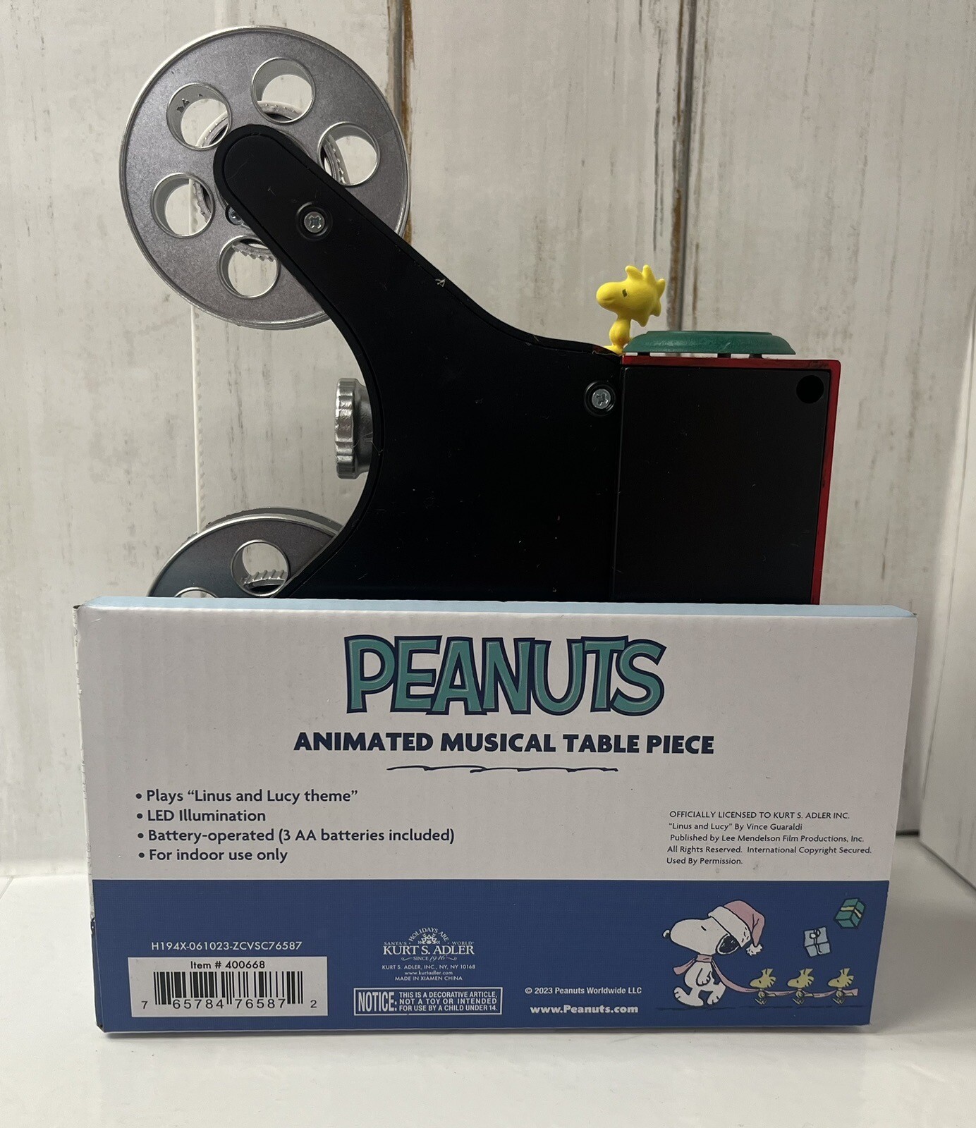 PEANUTS Animated Musical Table Piece Christmas Film Projector Charlie Brown NEW