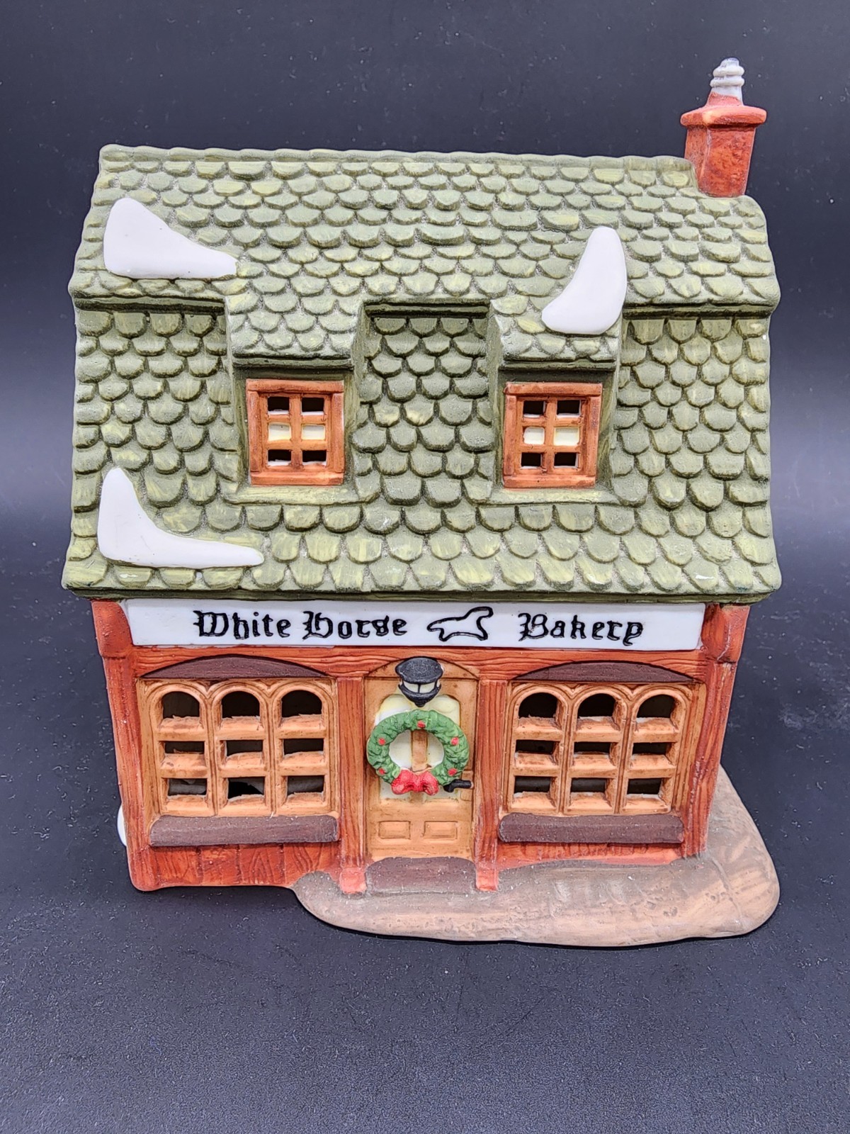 Dickens Village Series – 1988 – “White Horse Bakery” – Dept 56 – Tested
