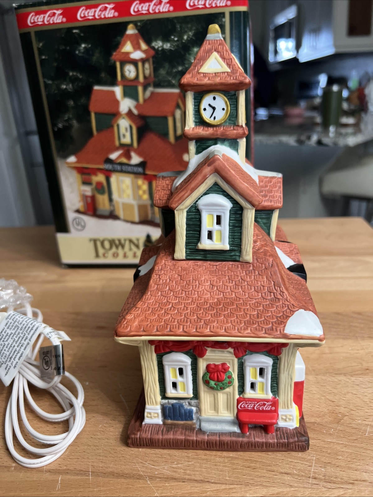 (#313). 1997 COCA – COLA TOWN SQUARE COLLECTION – SOUTH STATION – NEW