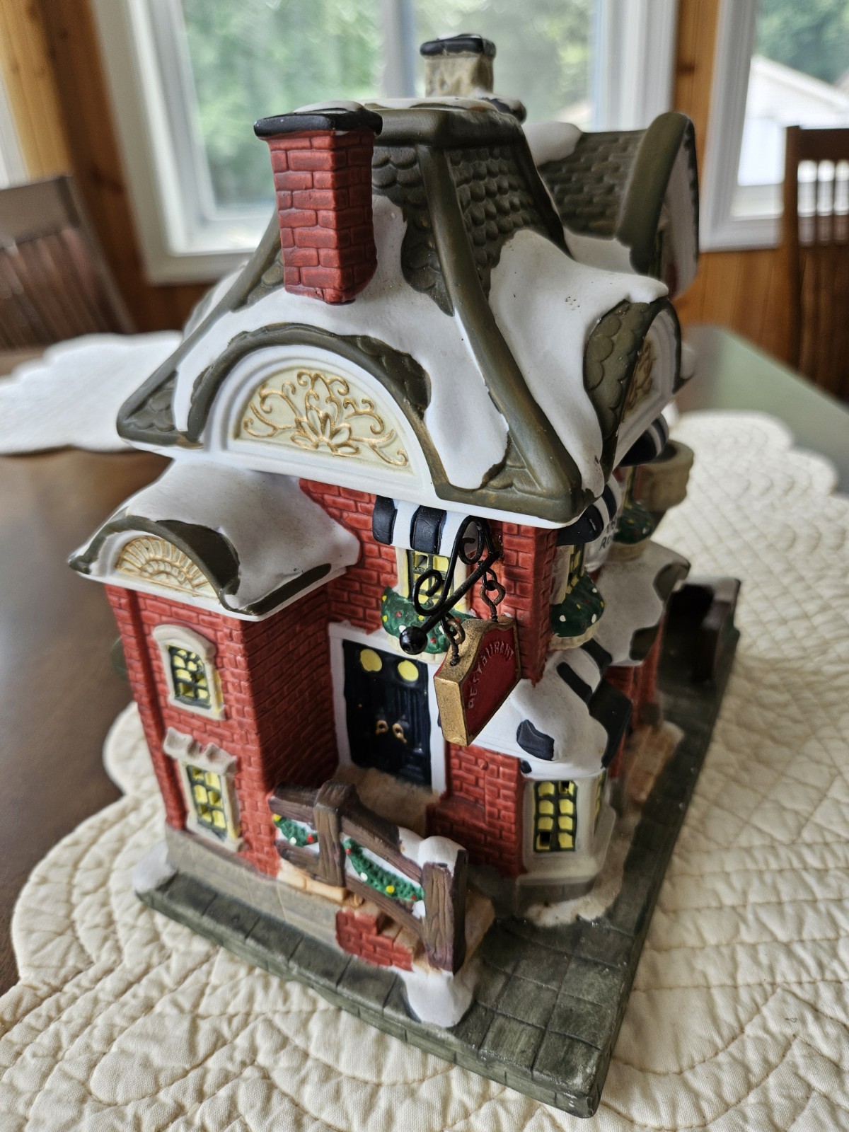 Dept. 56 Vintage Tea Room ’99 Grandeur Noel 6″x8″x9″.